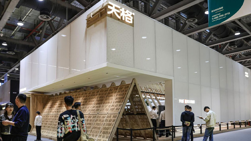 天人木 更高端｜2024廣州設(shè)計(jì)周首日天格地板展位成熱門打卡地